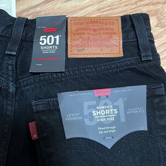 Levi Jean shorts - Picture 3 of 3